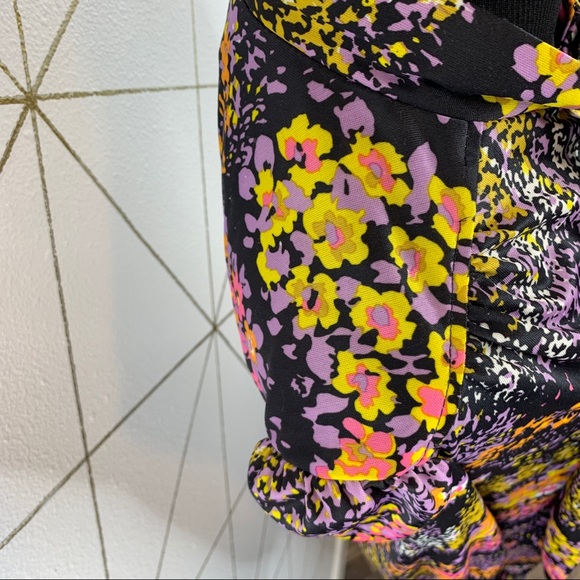 Psychedelic Floral Secretary Dress with Bow Drop Waist with Button details - Picture 7 of 14